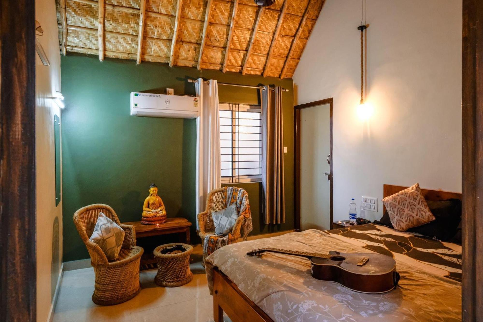 The Hideout Cottage And Restaurant Hampi Exterior foto