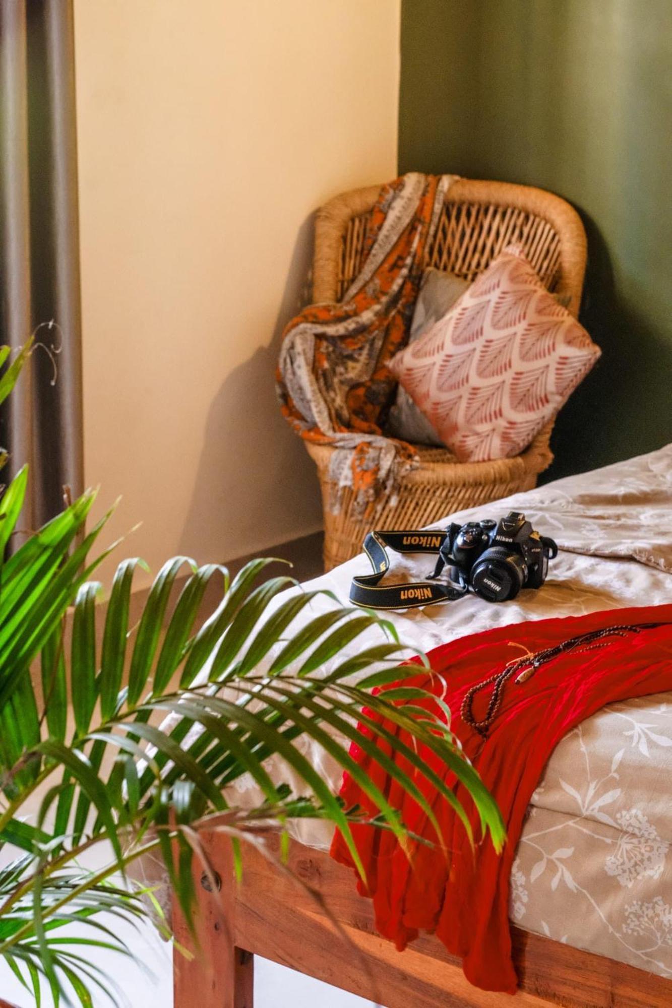 The Hideout Cottage And Restaurant Hampi Exterior foto