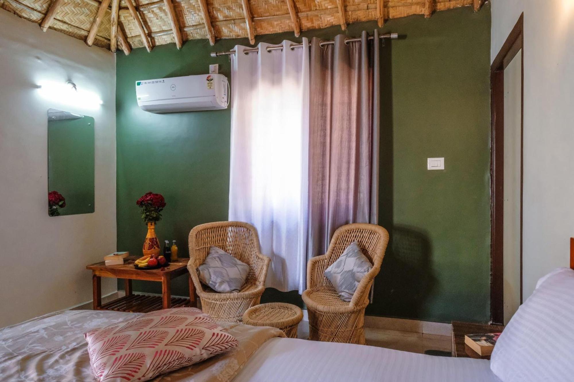 The Hideout Cottage And Restaurant Hampi Exterior foto